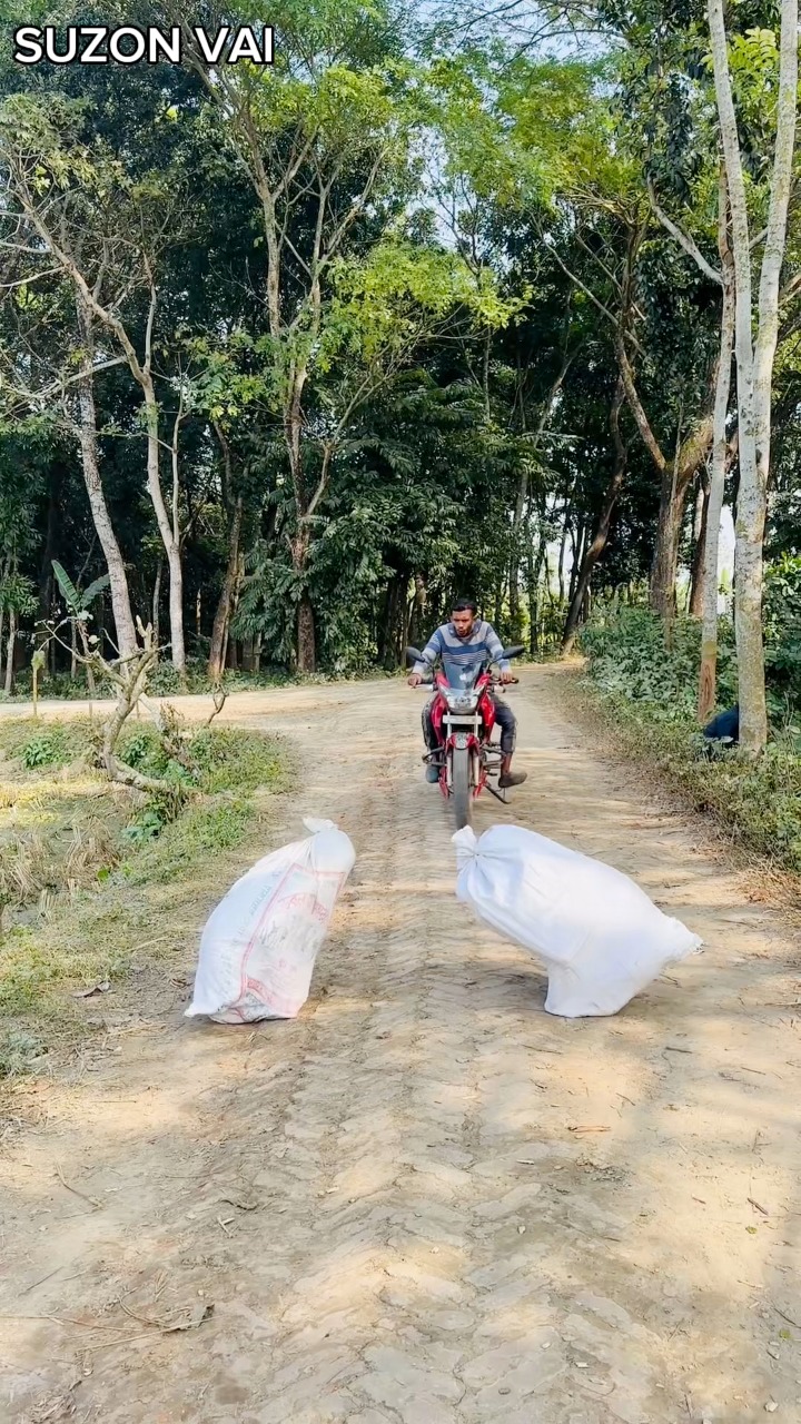 Makes noise inside the sack #funn #usa | সুজন ভাই | Facebook