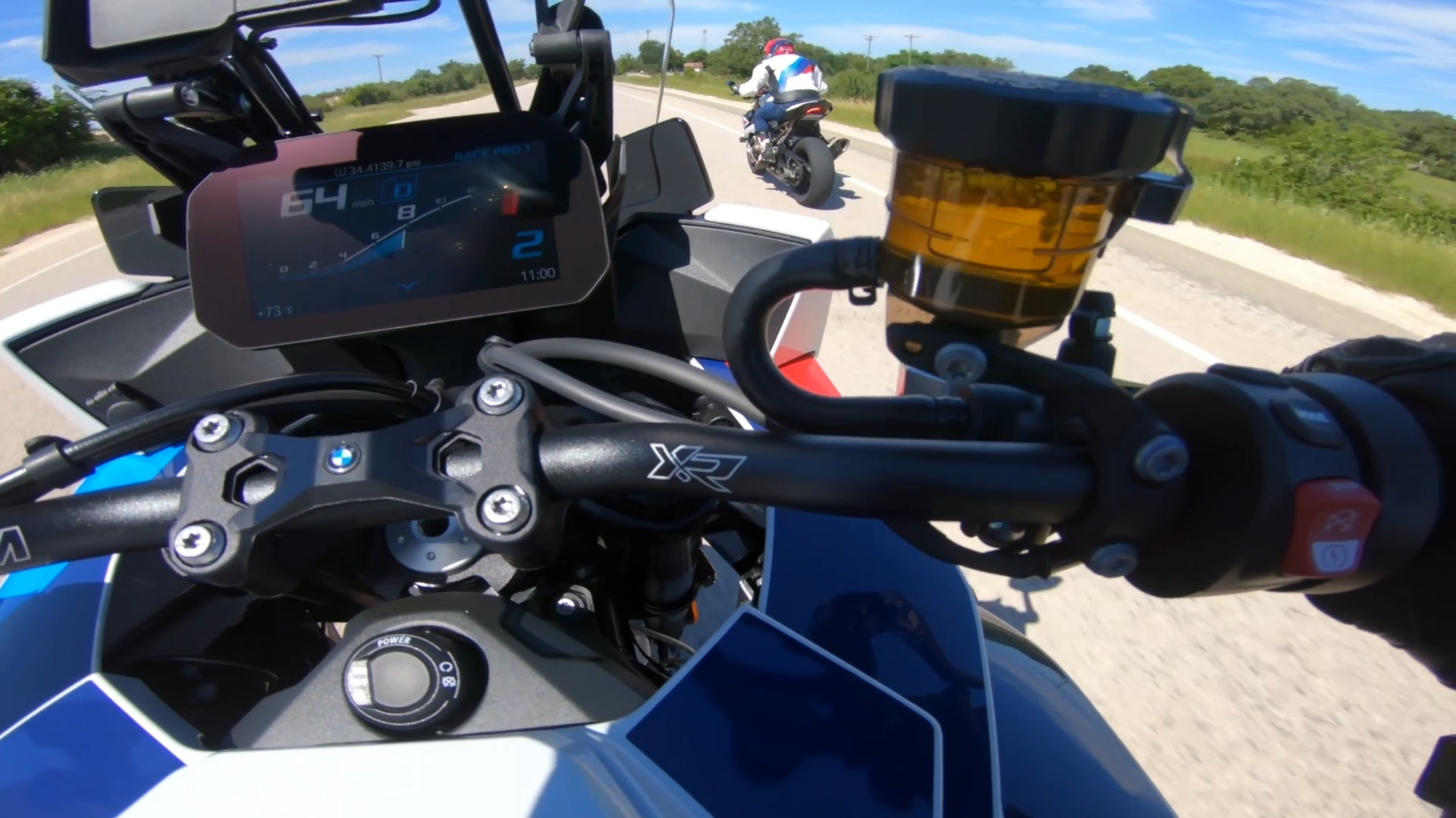 205 hp 'M' bike vs 165 hp S1000R, both bikes stock, both in 2nd gear ...