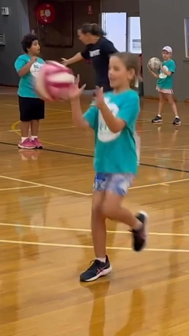 HOW TO TEACH FOOTWORK to avoid stepping.🏃‍♀️🔥 NET-FIT ICE-CREAM NET ...