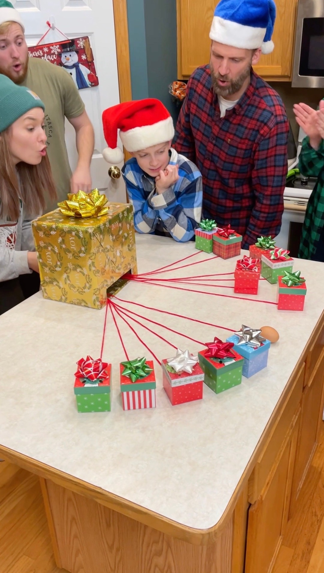 the Present String Pull Game 🎁 Kids, Dad, and family play festive table ...
