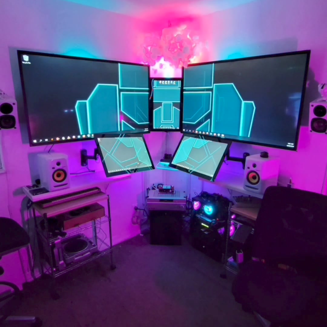 PC Builder and Setups Community | All touchscreen. Probably one of the ...