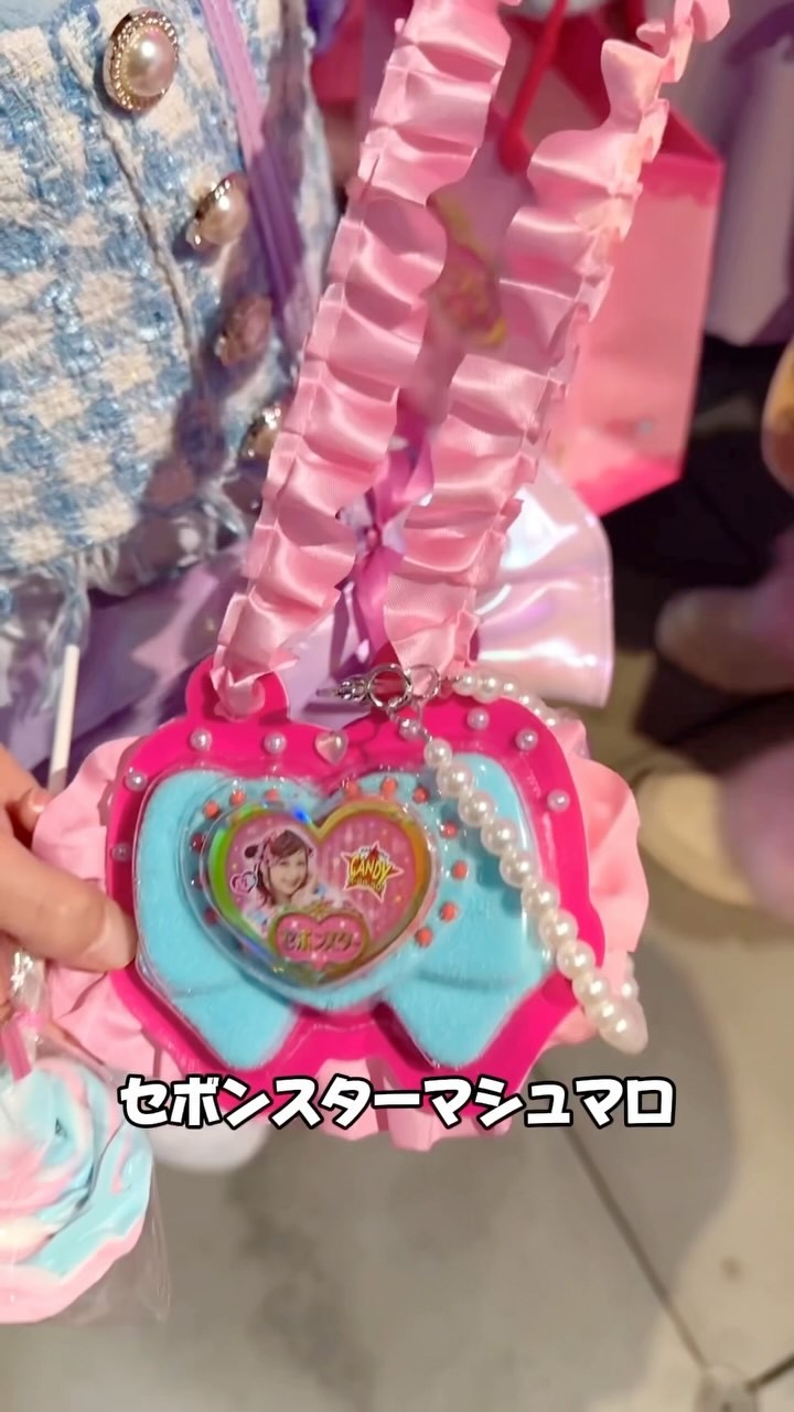レセプションパーティーでみんなで世界に一つのマシュマロネックレスを