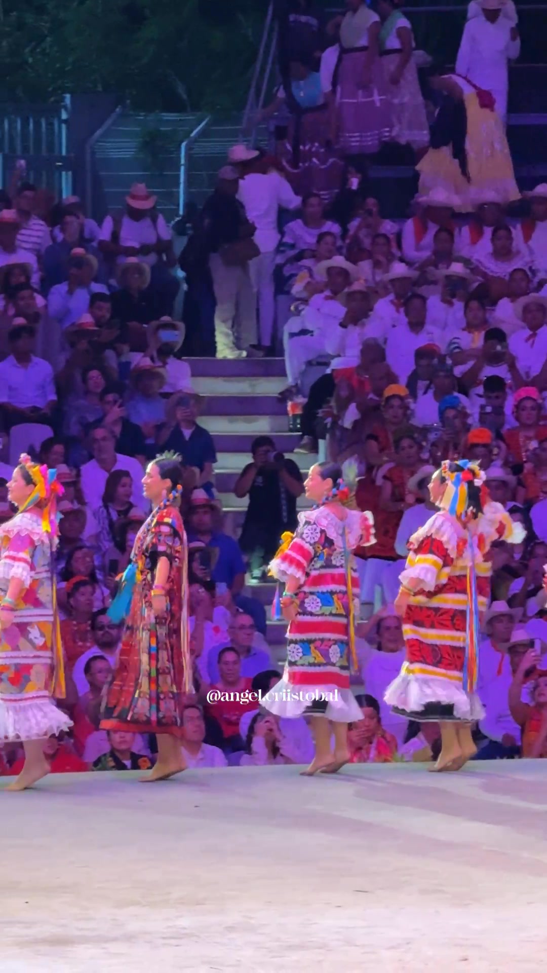 El poema es declamado en la fiesta máxima de los oaxaqueños la ...