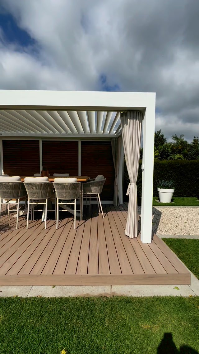 Stijlvol genieten van het buitenleven! ☀️ Bij Lazize Verandabouw hebben ...