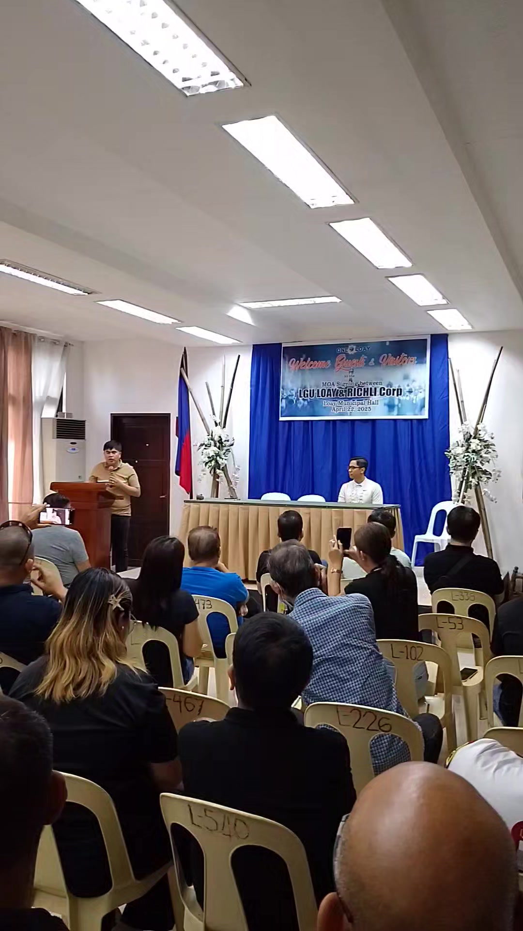WATCH: Loay Mayor Hilario Ayuban Jr and Ralph Lim after the local ...