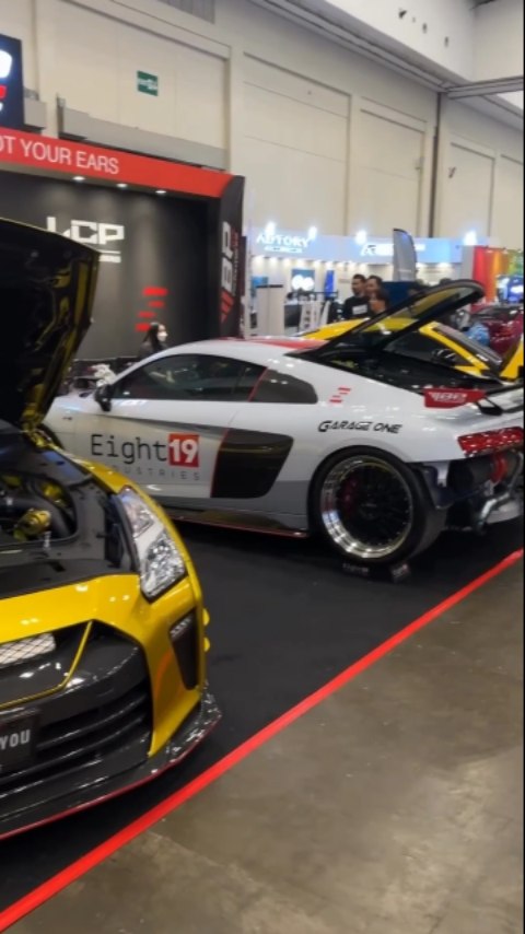 Nissan GTR R35 di sebelah kan Audi R8 GT nice juga 💛🤍🔥 🎥: sumber dari ...