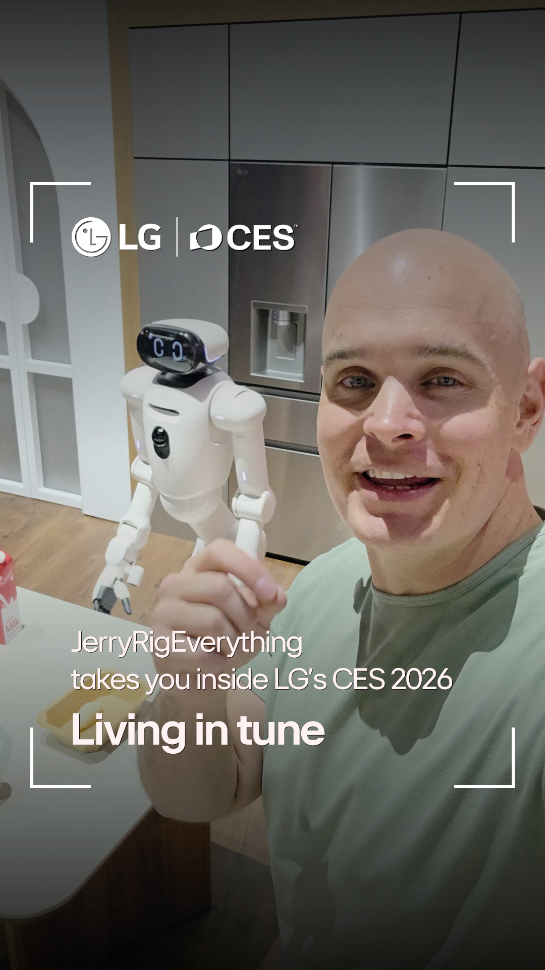 Jerry Rig Everything 啱啱進入「零家務家庭 (Zero Labor Home)」展區—— 呢部家居機械人幫手做咗好多家務 ...