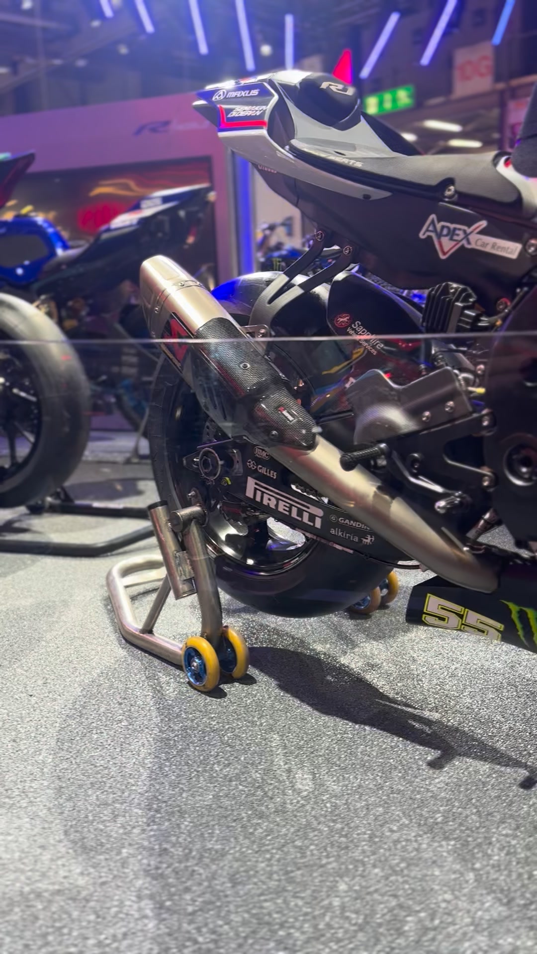 Bobby Fong wringing every last drop of speed out of the Yamaha YZF