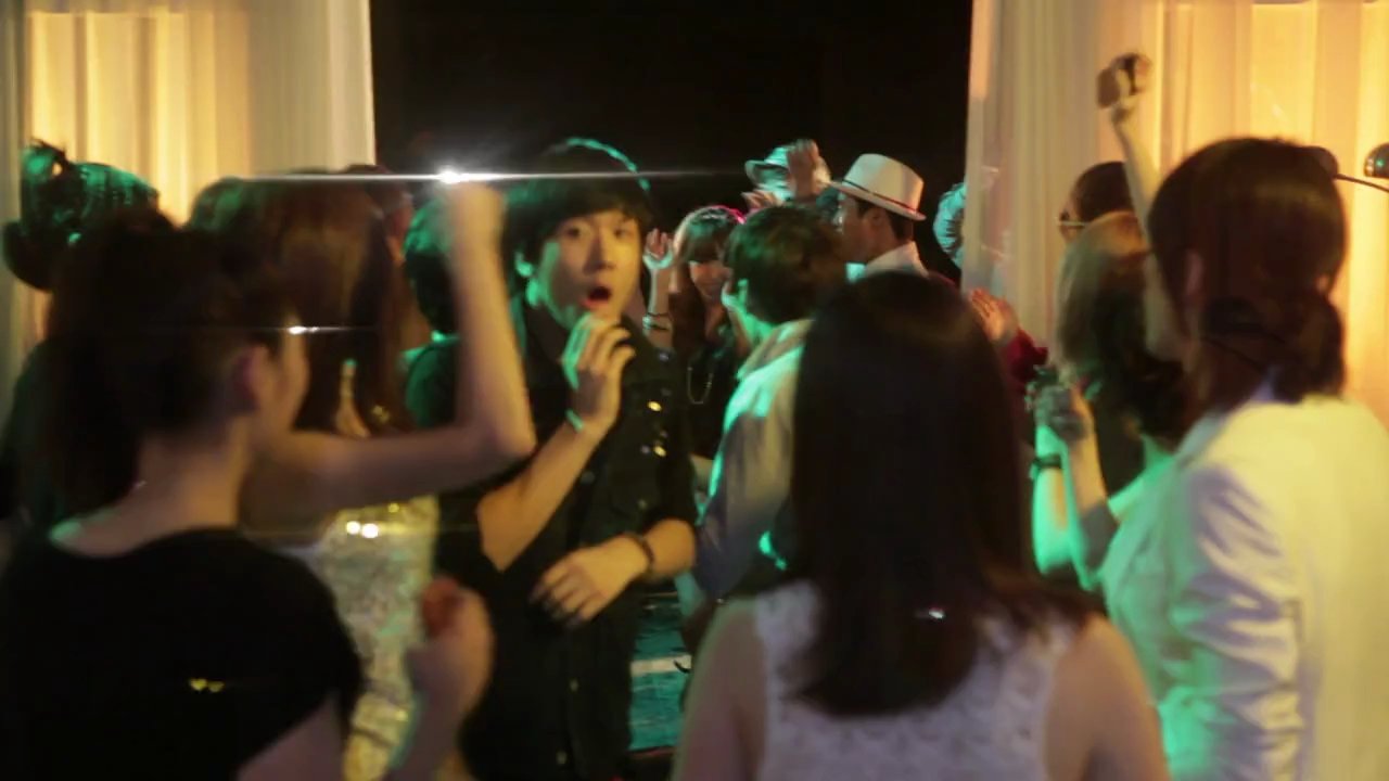 Behind scene of Seo In Guk