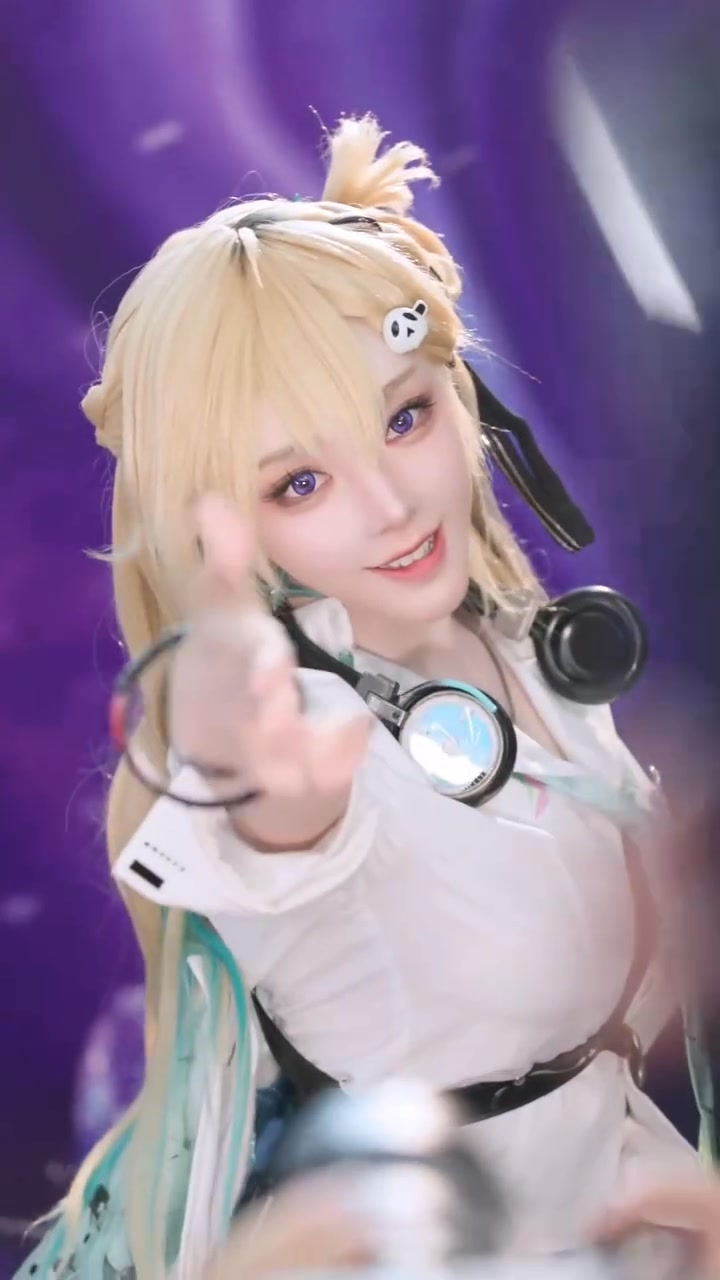 Daily Lynae cosplay Posting cn 走路摇zly | KallenNyan Kai Ni Z | Facebook