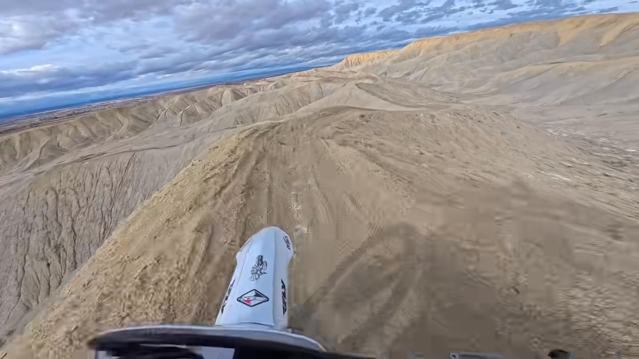 Ewan takes us on a quick rip around the candy cane loop! # ...