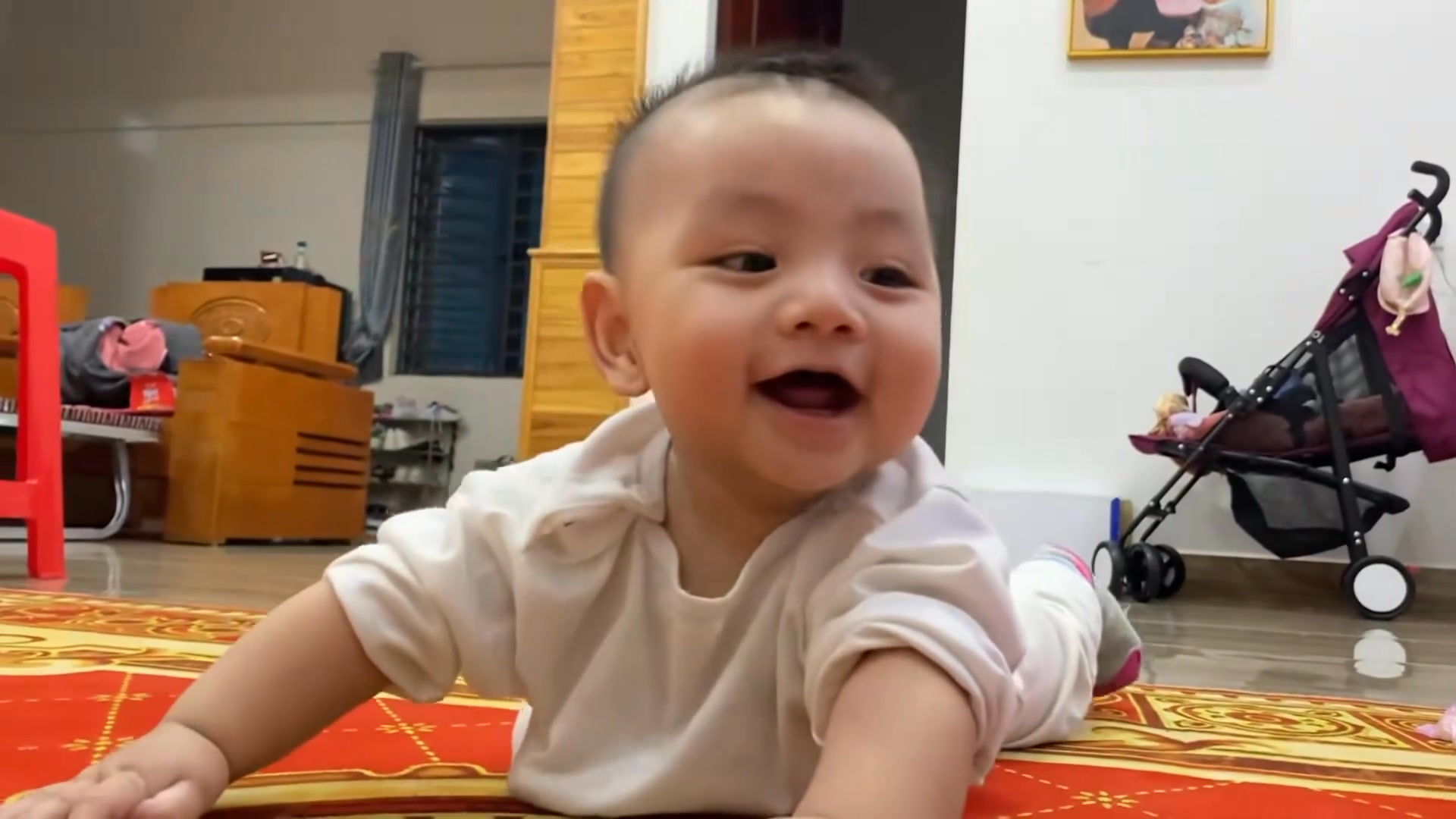 Chào cô chú, con là Nam Phong - người mà cô chú khen tới tấp hôm qua ...