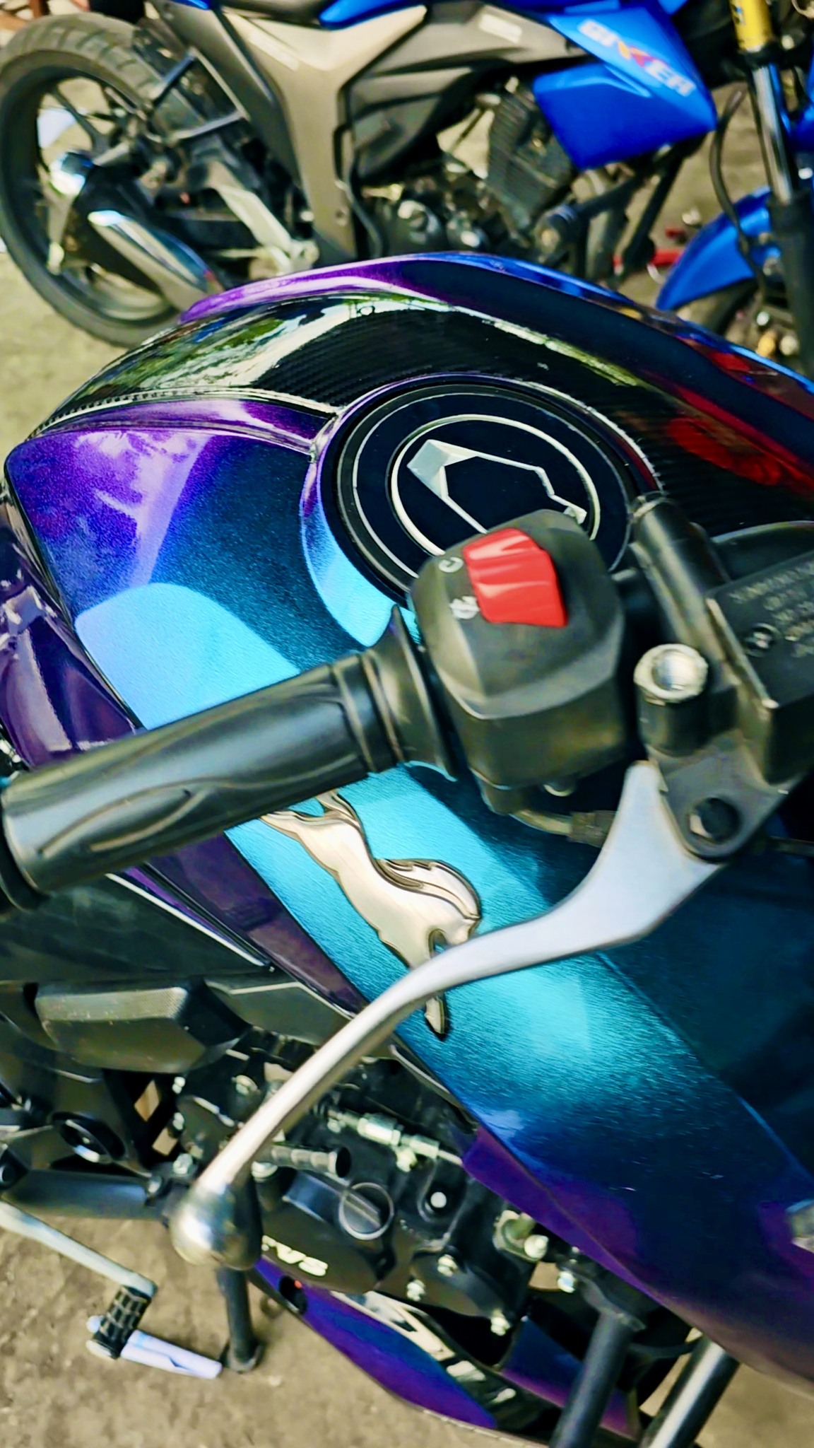 এই 4V বাইক দেখে প্রেমে পড়ে যাবেন #rtr4v #BikeStickers #modification # ...