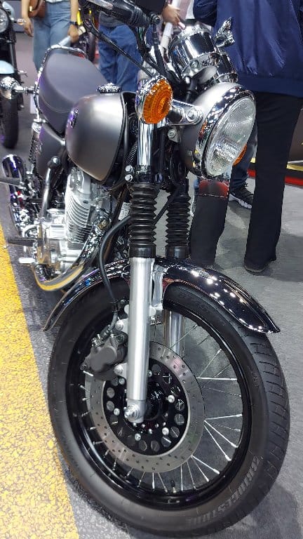 The Beauty of Japanese Classic🇯🇵 #sr400 | Moto Buzz