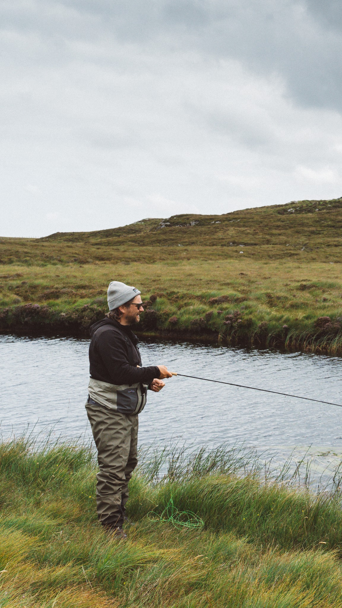 Loch style fishing and playing the wind in the Hebrides with Fulling ...