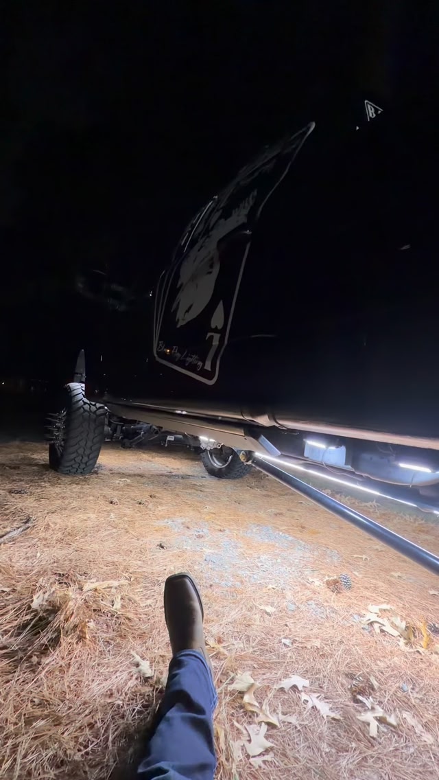 Shown in the video is the 5 row variant. The wires for the rock lights ...