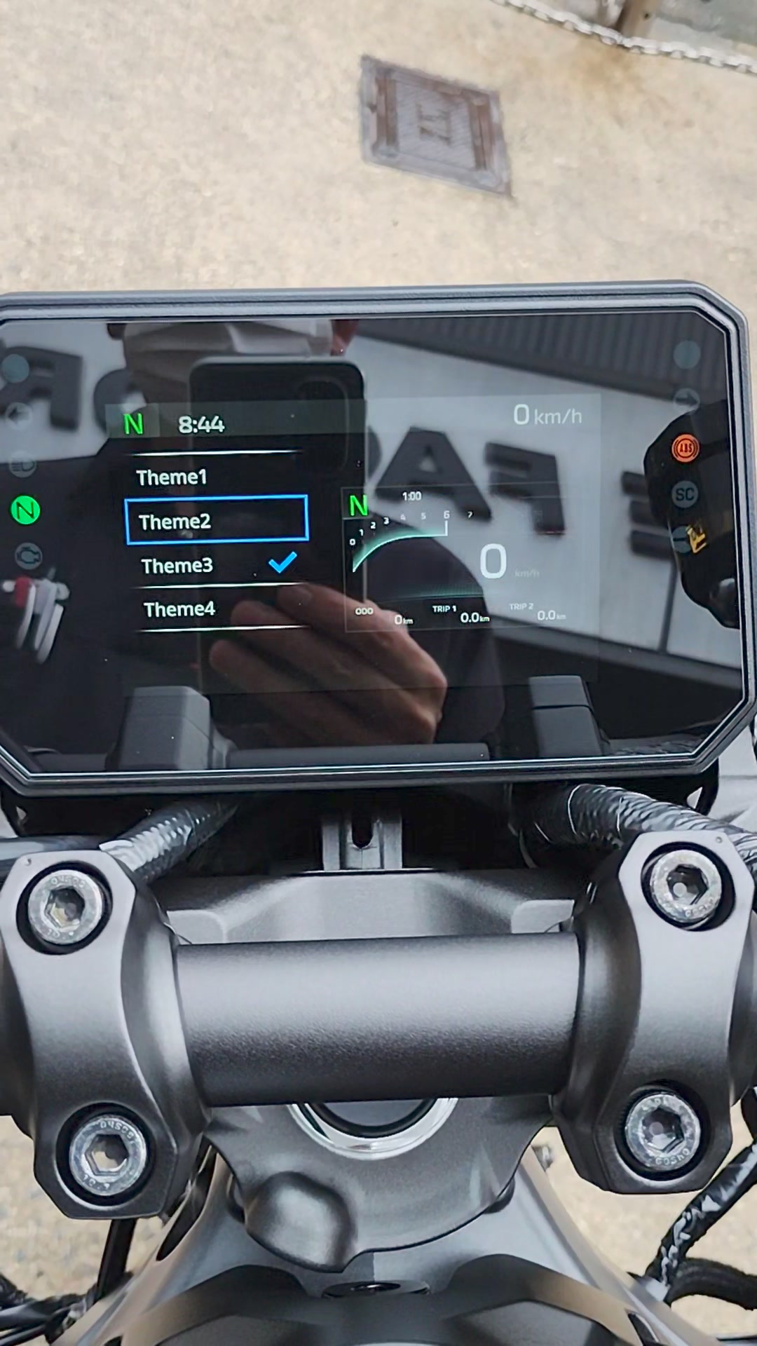 新型MT09 新しくなったスピードメーター 4つのテーマ 切替てみたら