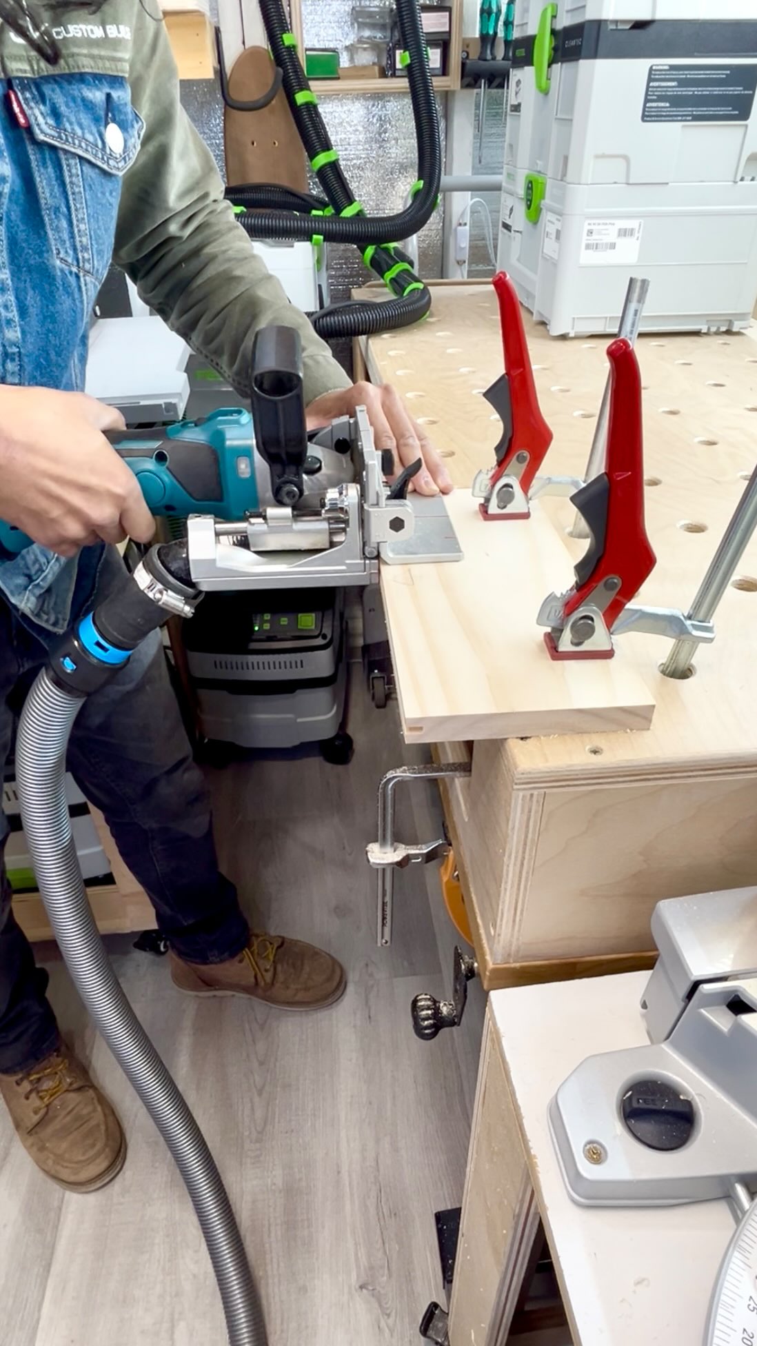 Trying this out. Spline joint using a biscuit joiner. While it does ...