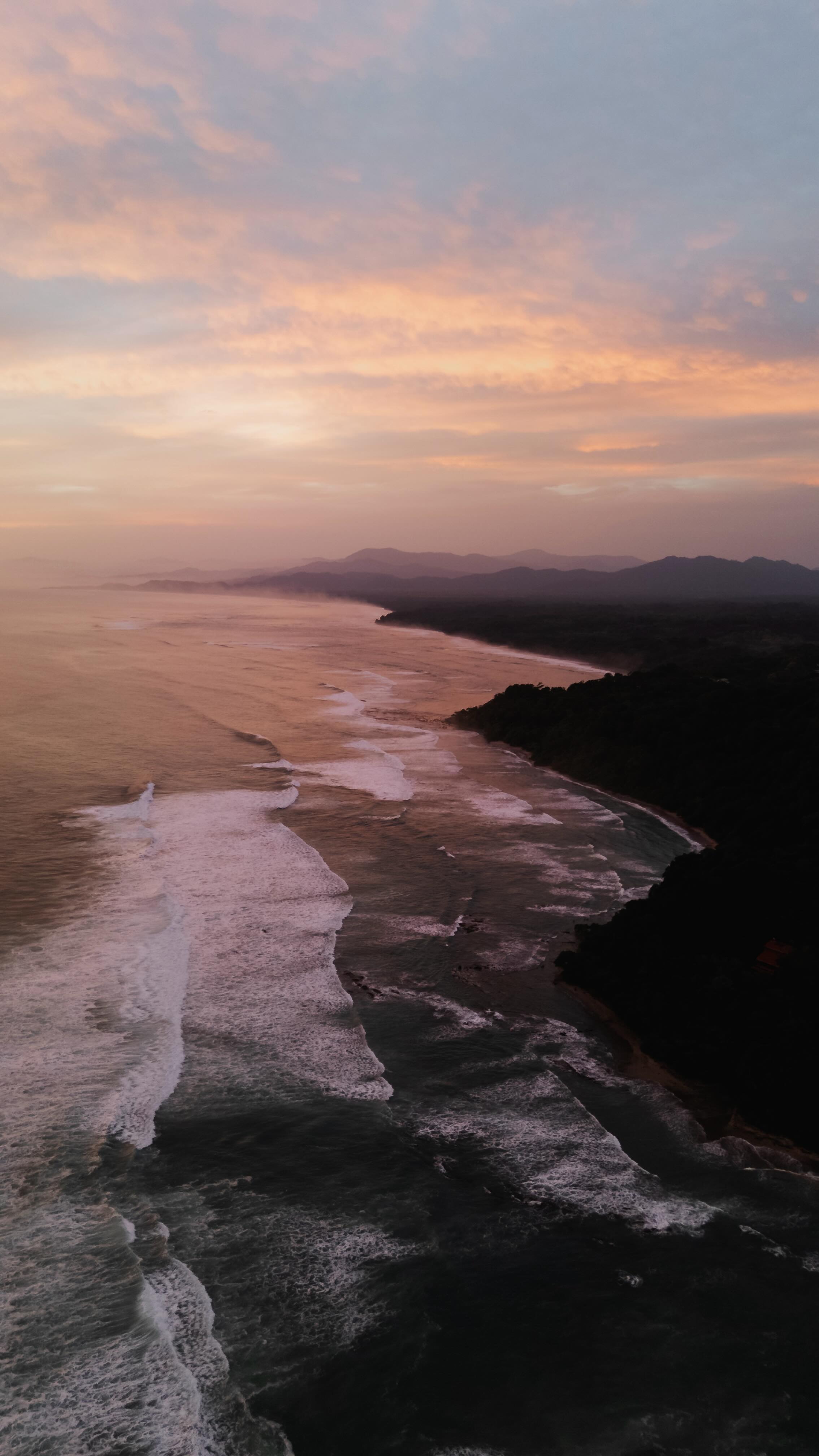 There’s nothing like the real sounds of our wellness retreat. 🤩🎶 📍Costa ...