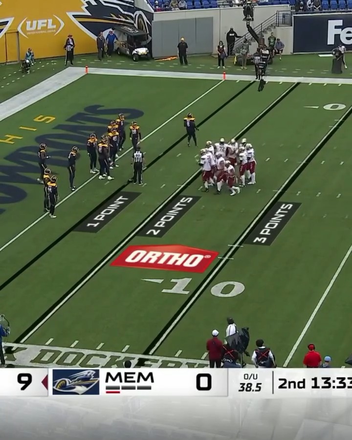 This is the 1-point conversion attempt in the UFL 🏈 Teams can go for 1 ...