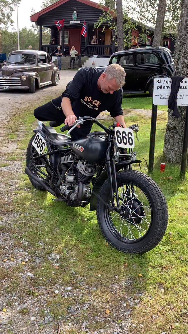 @mortentangen_666 racing ready flathead. @oldrebelsofficial #harley # ...