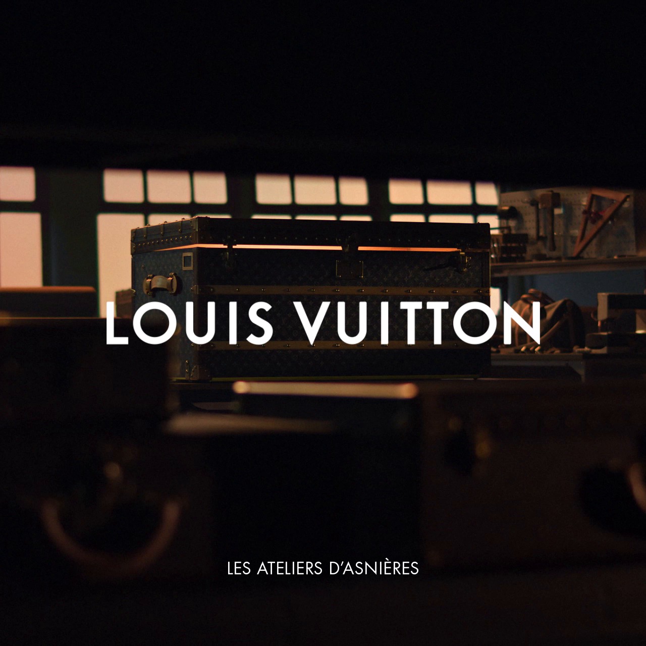 LOUIS VUITTON　ライト付き　キーホルダー　発光確認済み Le Voyage des Lumières | Louis Vuitton
