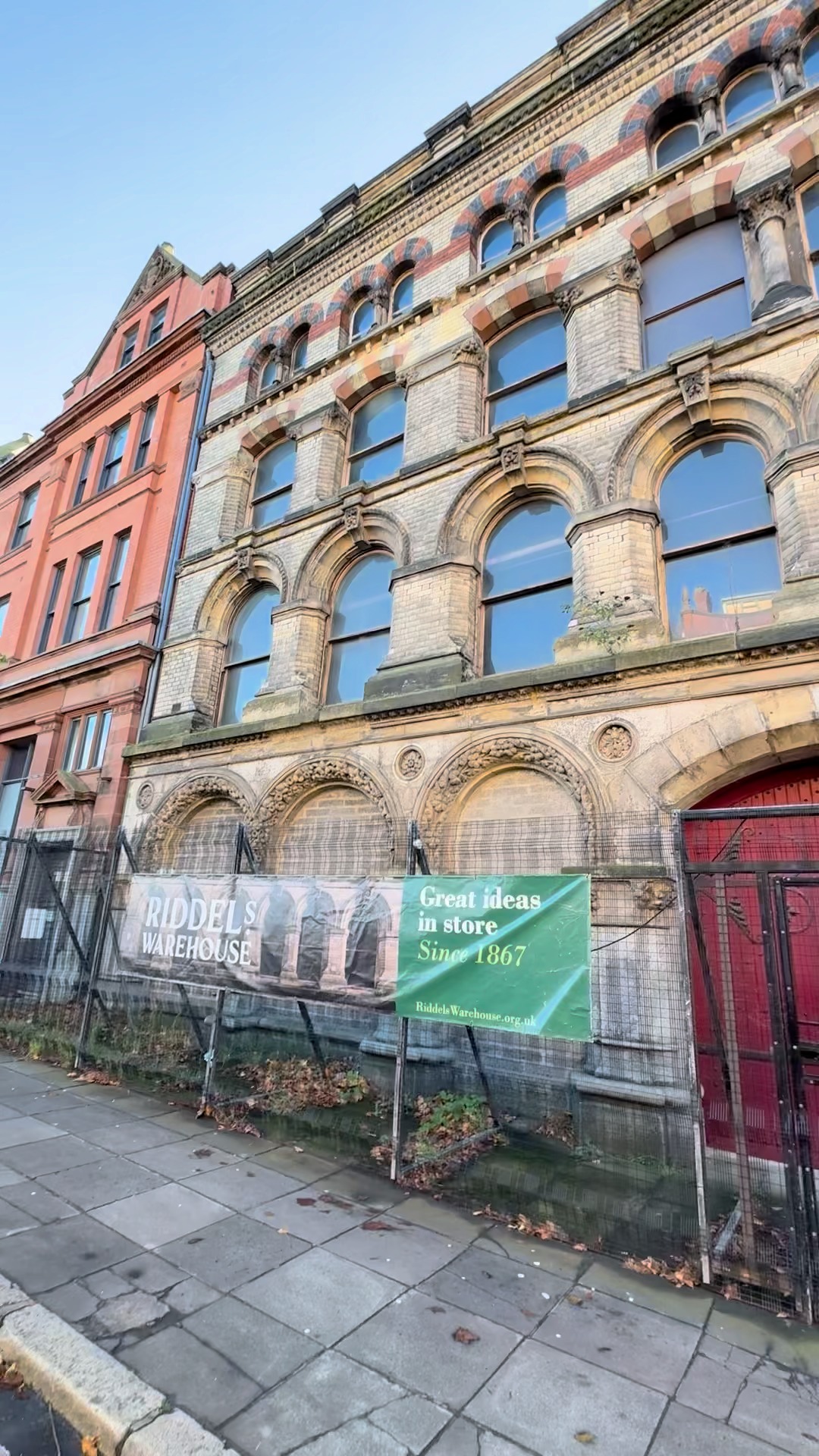 Riddle's Warehouse- Belfast 📸 This is one of Belfast's most iconic ...
