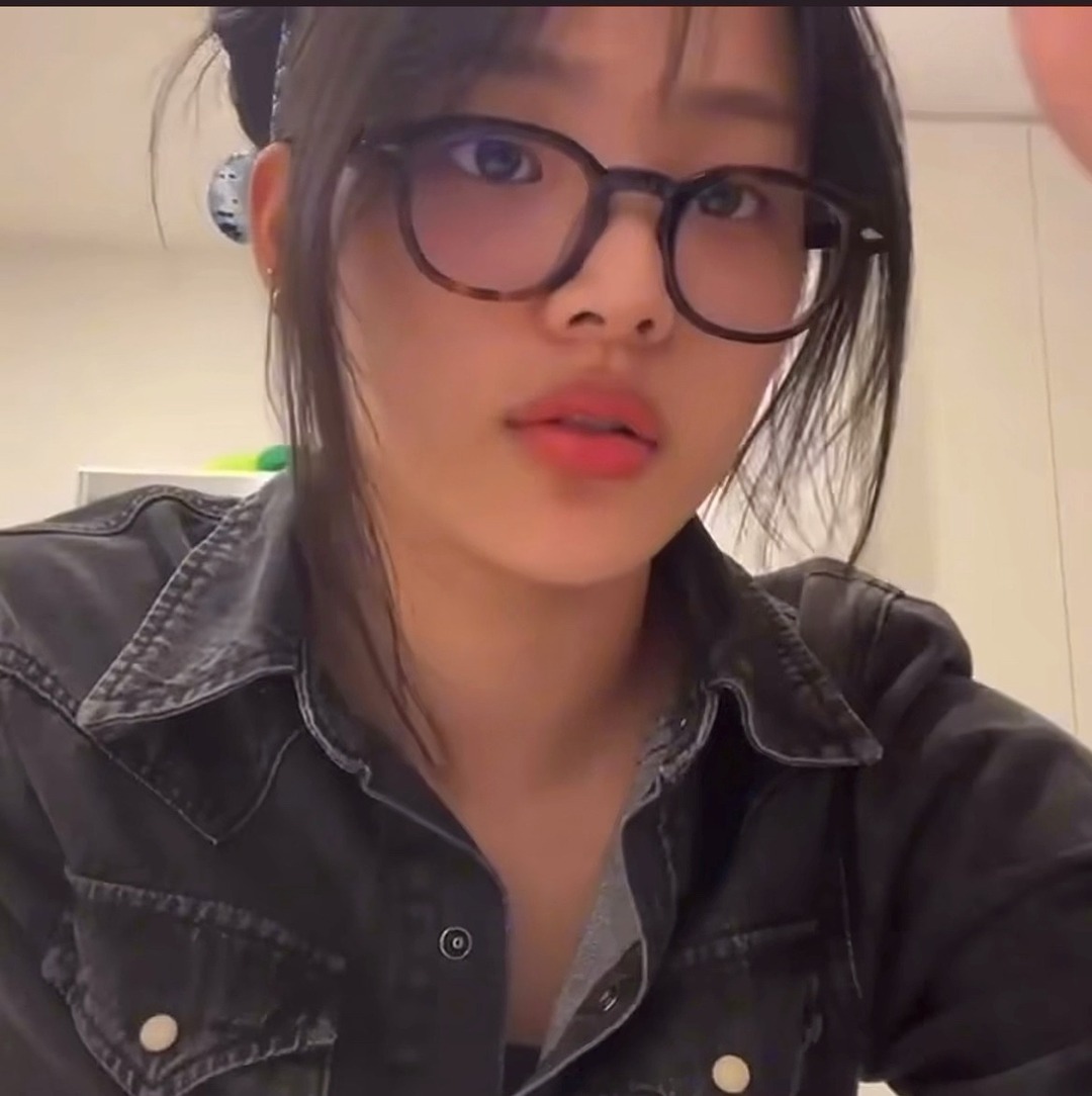 in love minji with glasses 😻#minji #newjeans #koop #njz #kpopfyp