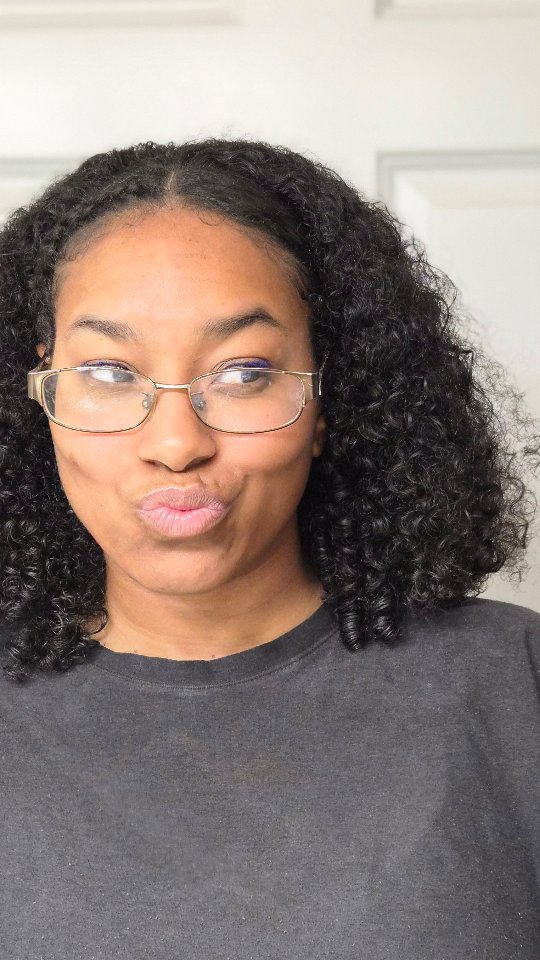 Holiday Curly Hairstyle 🎄➿️ #curlyhairstyles #naturalhair # ...