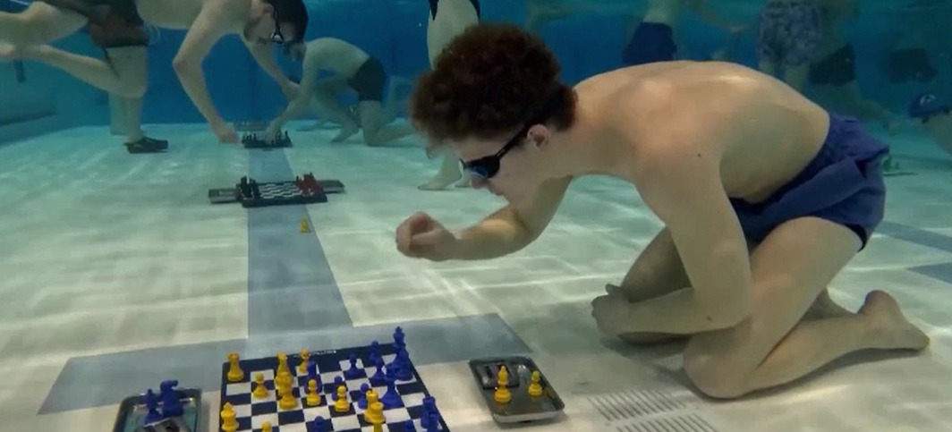 The 2025 Diving Chess World Championships crowned Zyon Kollen as victor ...