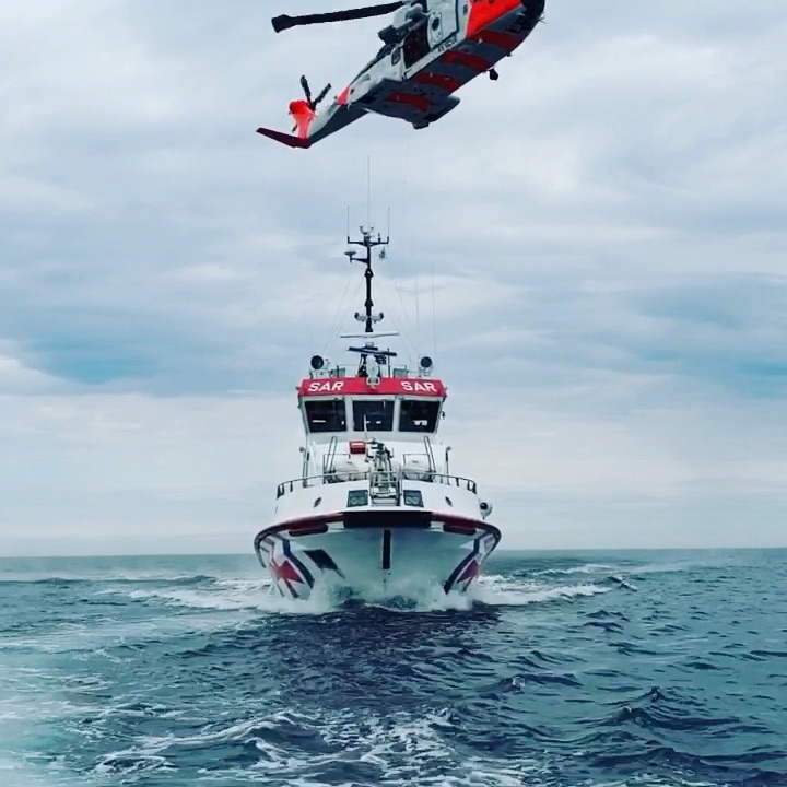 Helikopter 330 skv øvelse med redningsskøyta | RS har et tett samarbeid ...