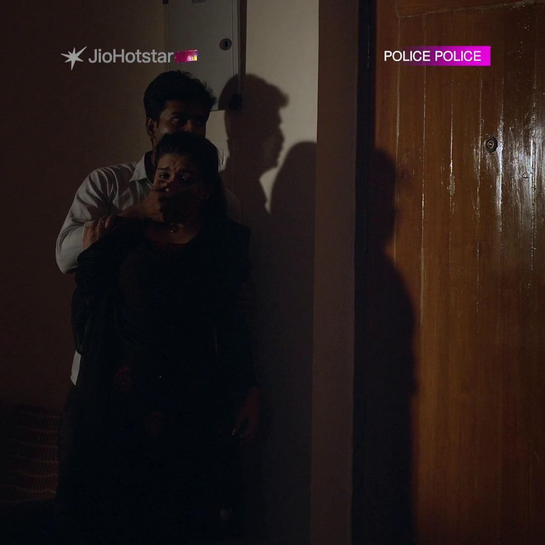 Ivanga renduperum senthu thiruda porangala? 😅 #HotstarSpecials # ...