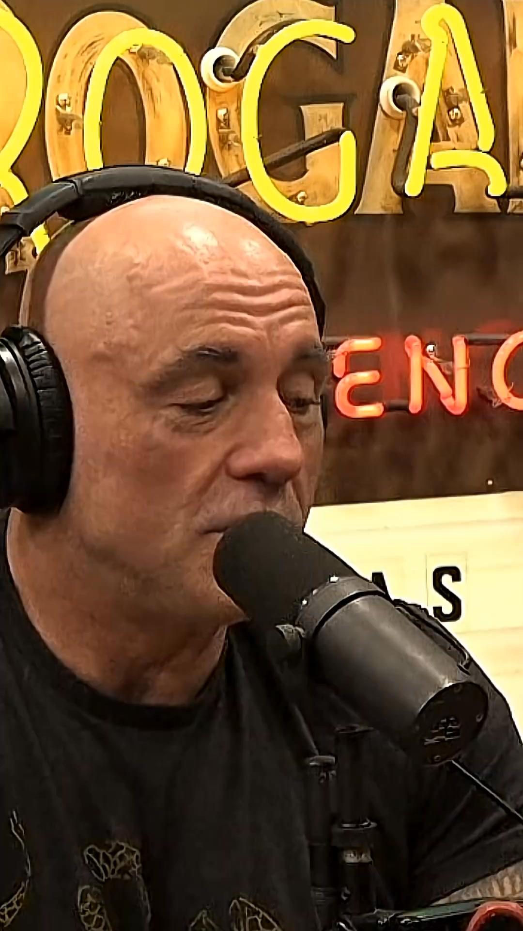 Joe Rogan Reacts To Jelly Roll's Insane Transformation | Mills Podcast ...