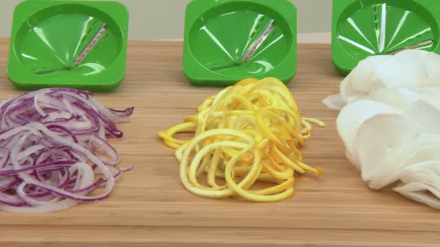 👉 Sichere dir den neuen Nicer Dicer Julietti gleich hier: shop.hse.de/kxxVczaVV 👈, Ein Küchenhelfer, der alles kann? 😲 Der neue Nicer Dicer Julietti vereint die Funktionen des Originals mit dem
