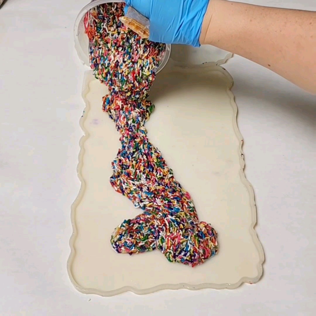 Rainbow sprinkle resin tray and coasters? Yes, please! YES, they are ...