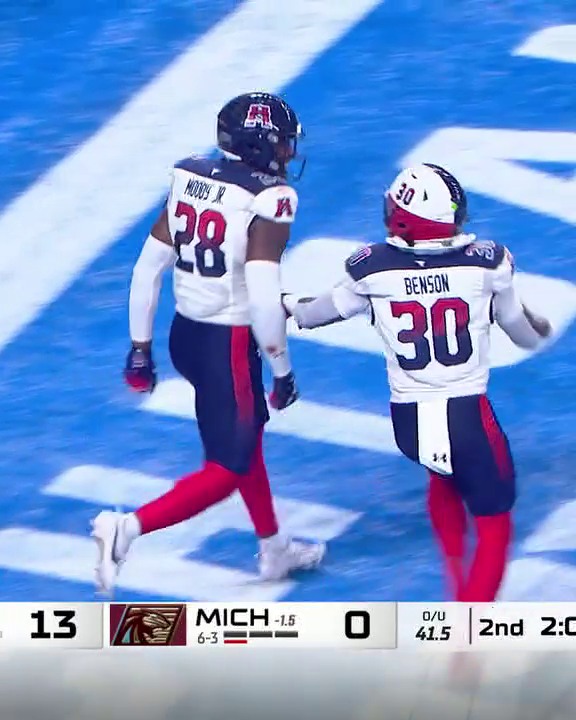 Marvin Moody Jr. with the pick-six for the Houston Roughnecks 🔥 UFL ...