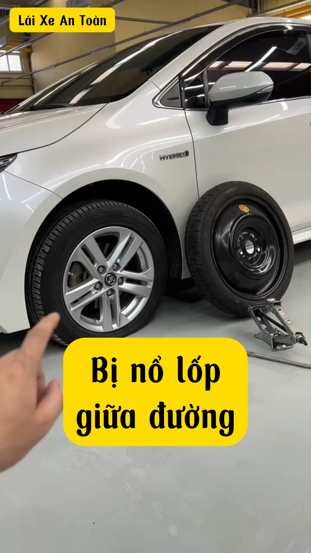 Bị nổ lốp giữa đường – cách thay lốp dự phòng đúng cách! #oto # ...