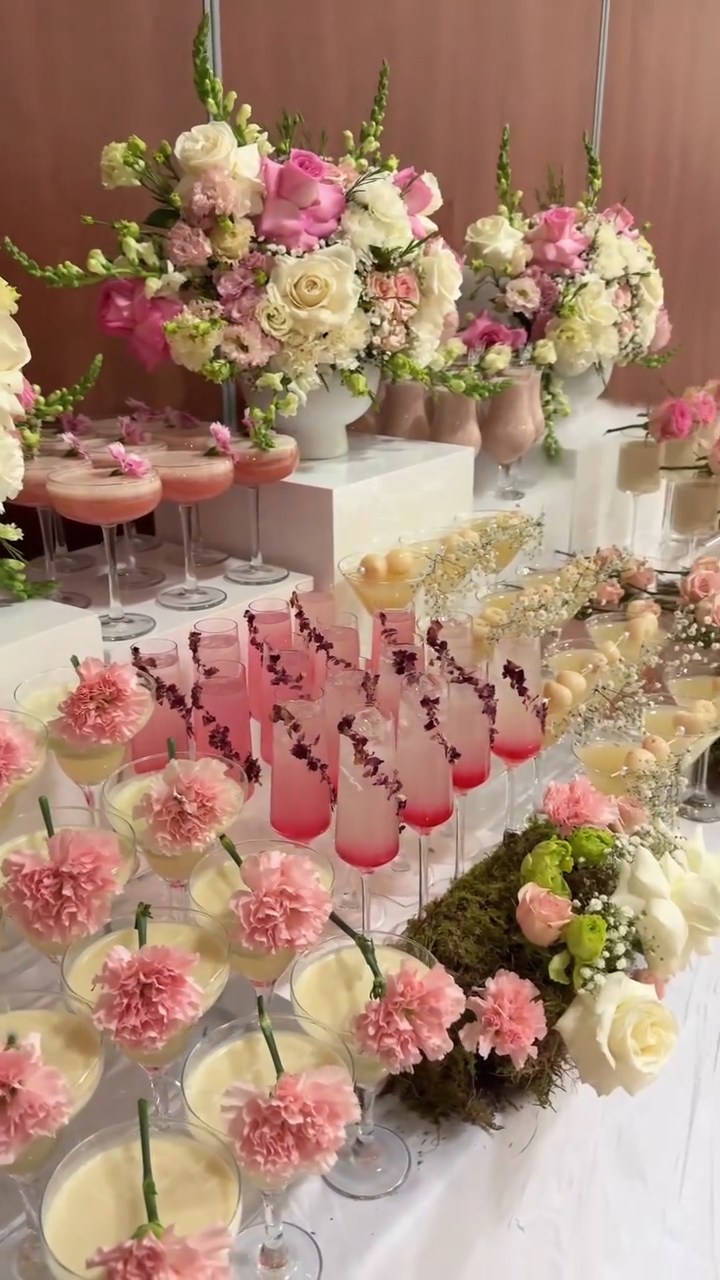 Dreaming of the perfect buffet setup? This pink & white floral table ...