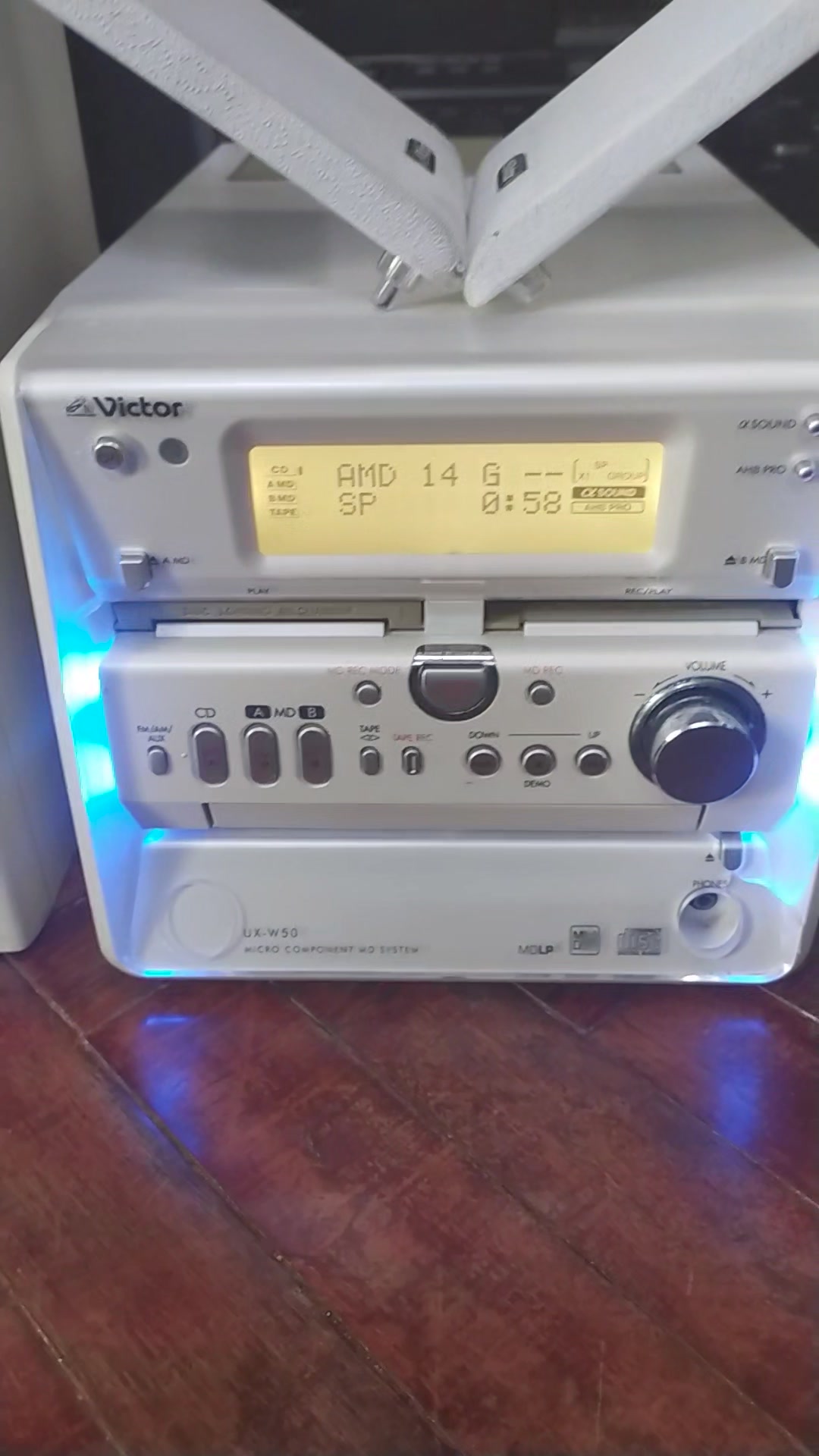 Victor・JVC UX-W50-W VICTOR UX-W50 MICRO COMPONENT MD SYSTEM.. 😎 | Myo Zayar Lin.