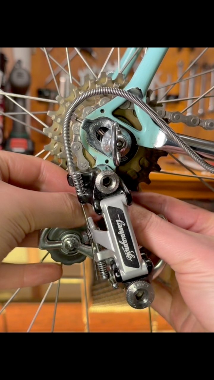 bianchi bicycle gear Sprint 105 Disc Carbon Road Bike 2022 Available in the top Bianchi Specialissima Chain Installation &