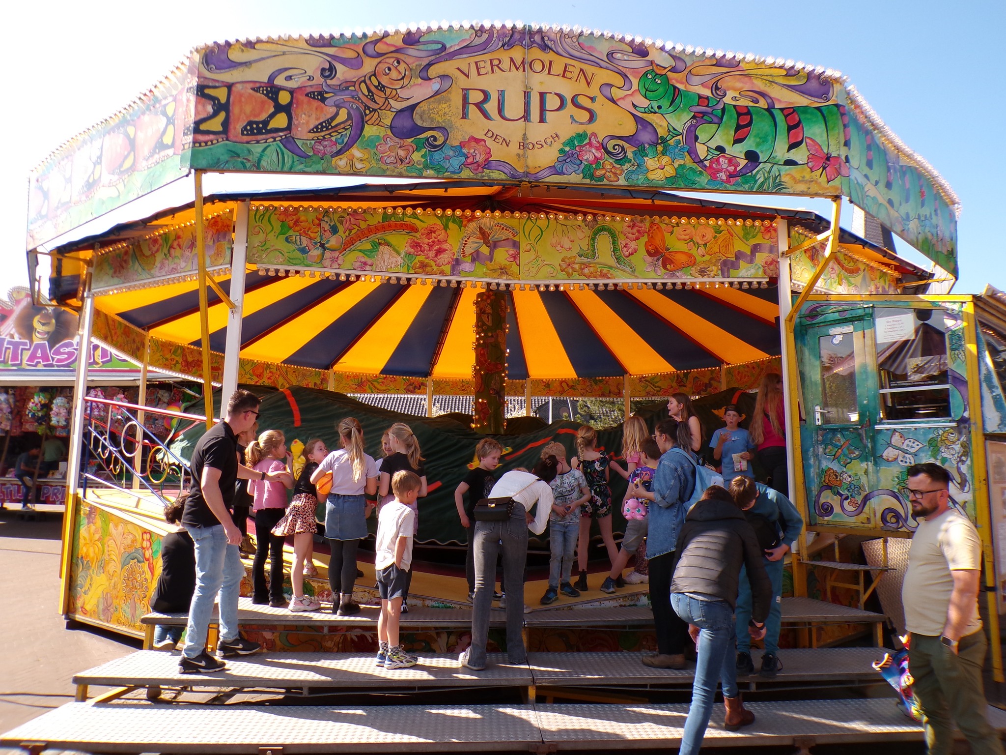 Vermolen´s Rups - Vermolen - Kermis Loosbroek 2025 - Godrie Spijkers ...
