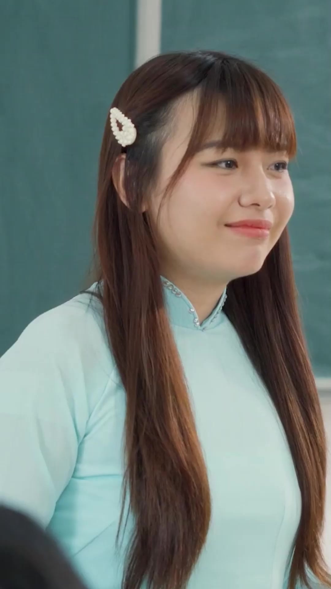 Ribi Sachi - Ribi Sachi added a new photo — with Thuỷ Nguyễn.