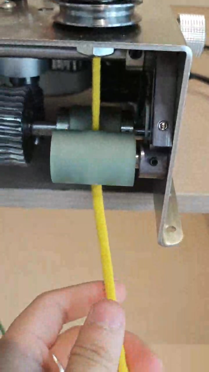 2-head cylindrical weaving machine Can weave 2 different ropes at the ...