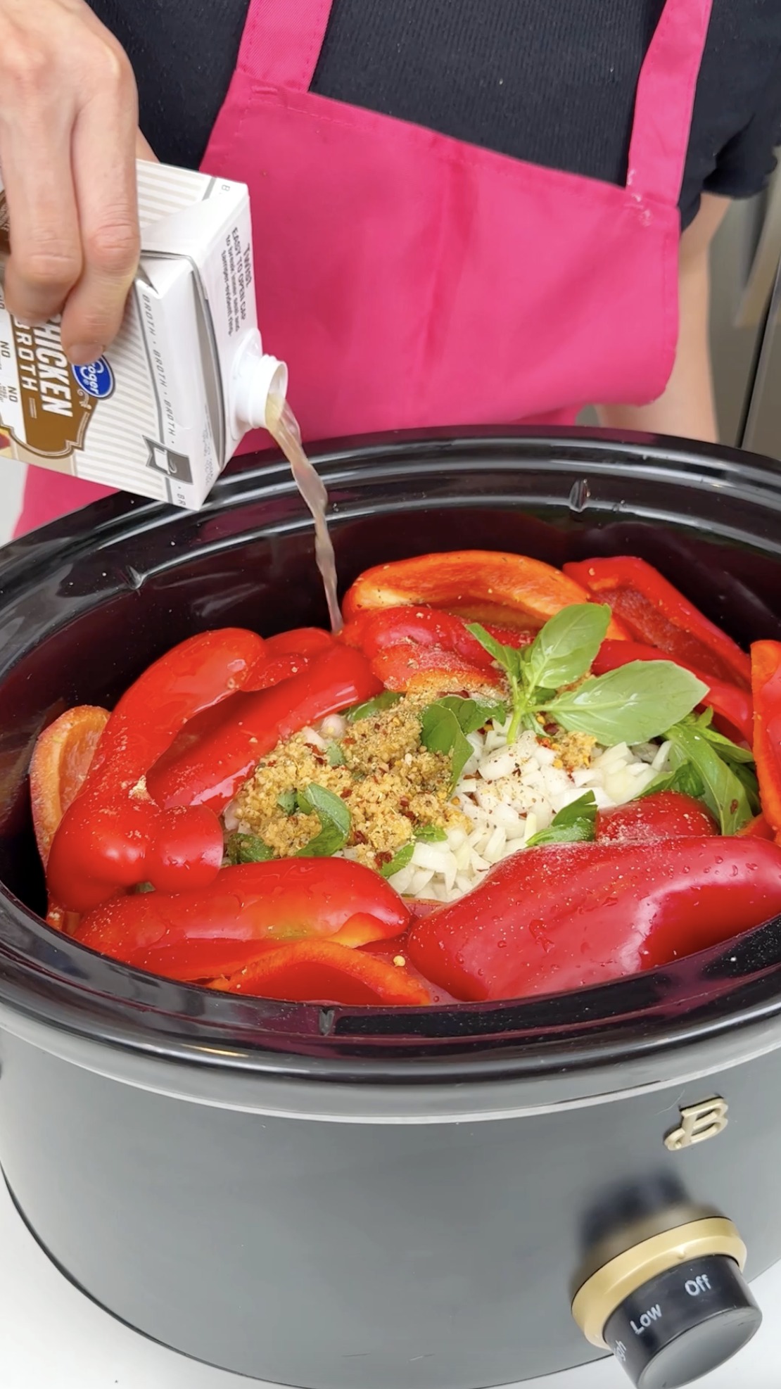 Comforting crockpot recipe! Amy makes homemade creamy tomato soup with ...