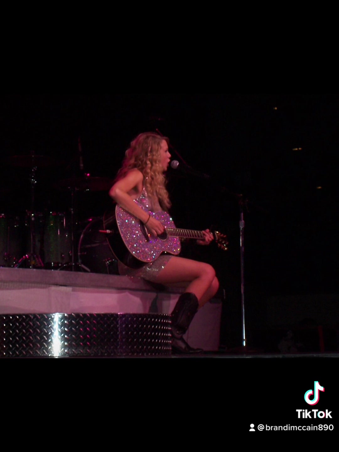Rare Taylor Swift photos from 2007
