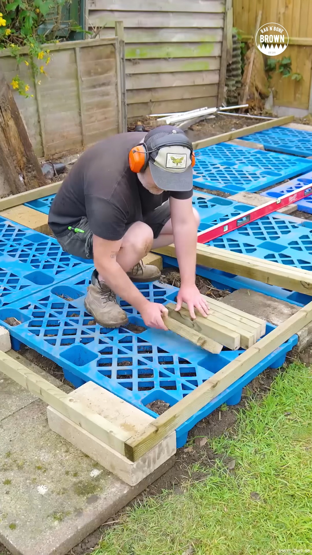 Framing the Floor of a BIG SHED #ShedFraming #ShedBuild # ...