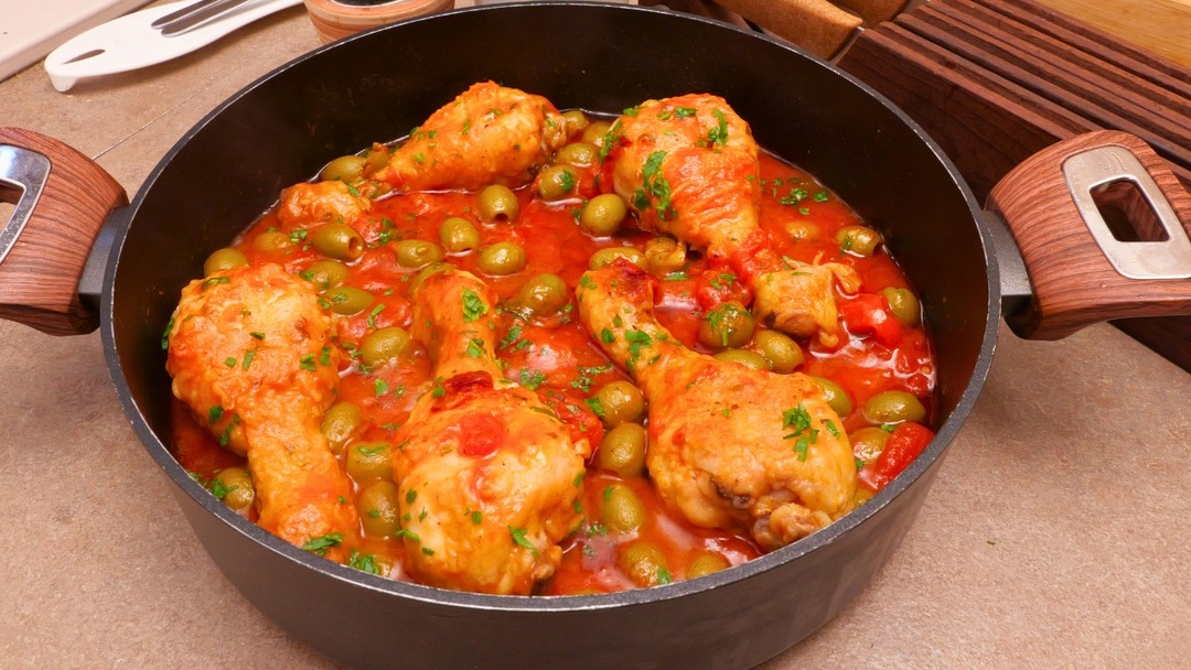 Cosce di pollo con olive e pomodorini Ingredienti per 4 persone 8 cosce ...
