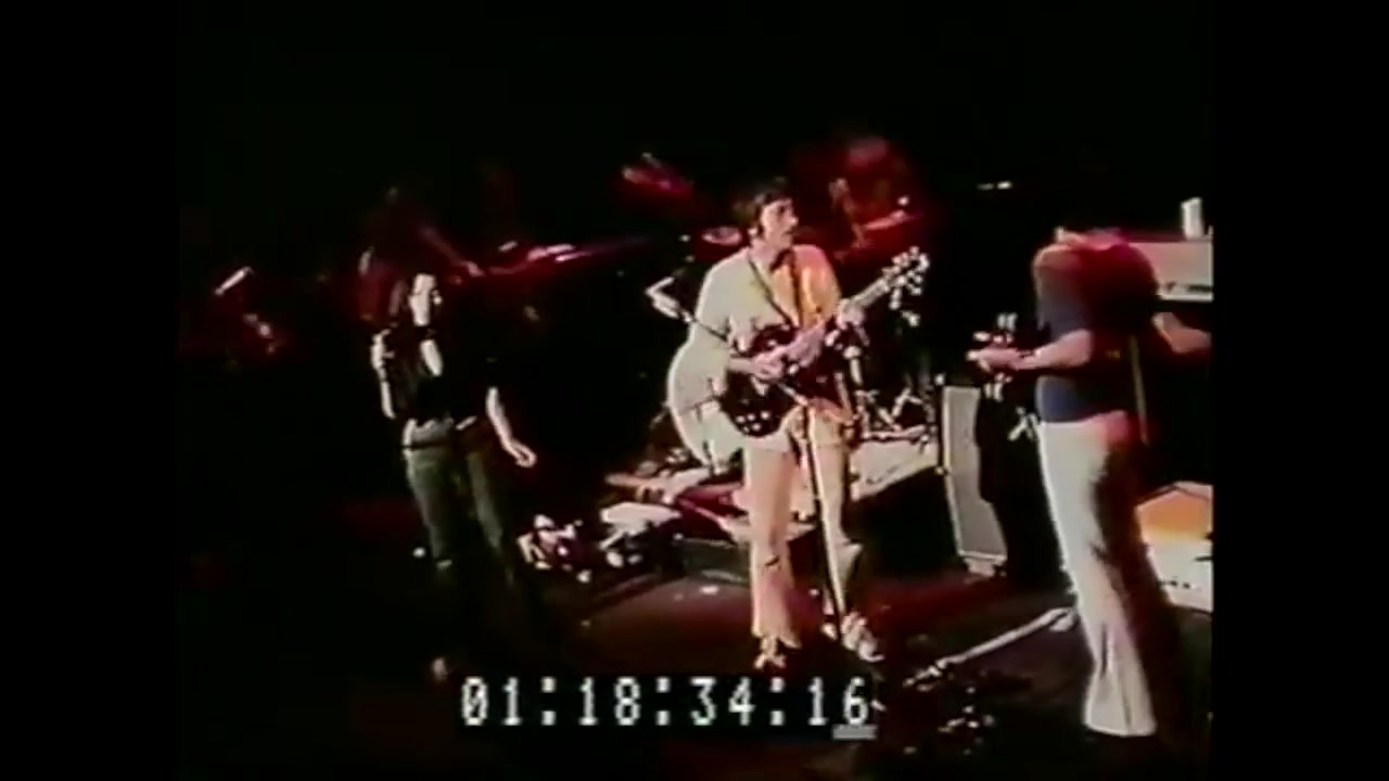 June 6th 1971 - John and Yoko join Frank Zappa onstage. John