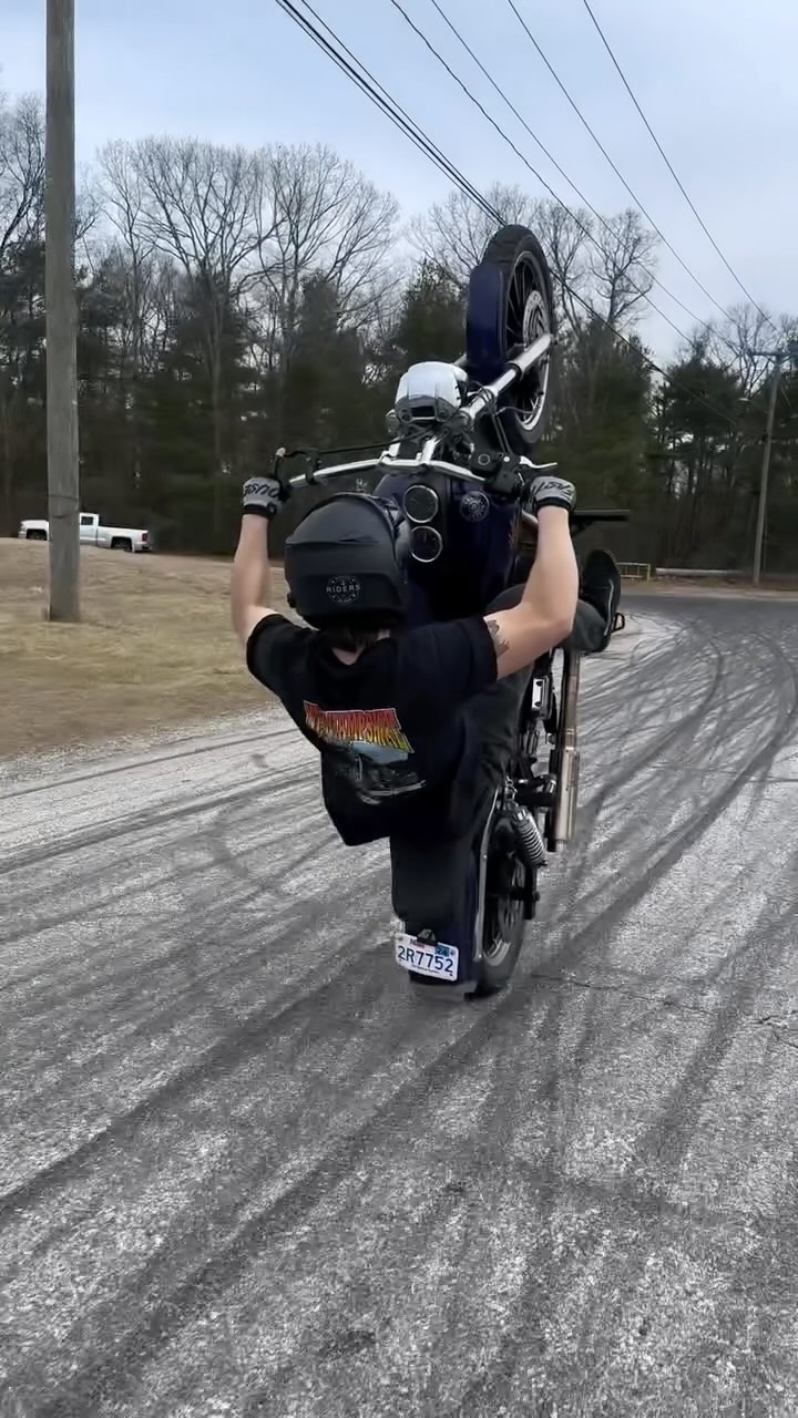 @benji.stunts First day back on the saddle 🤘🏼🤘🏼 🎥 @heath_174 @ddbax710 ...