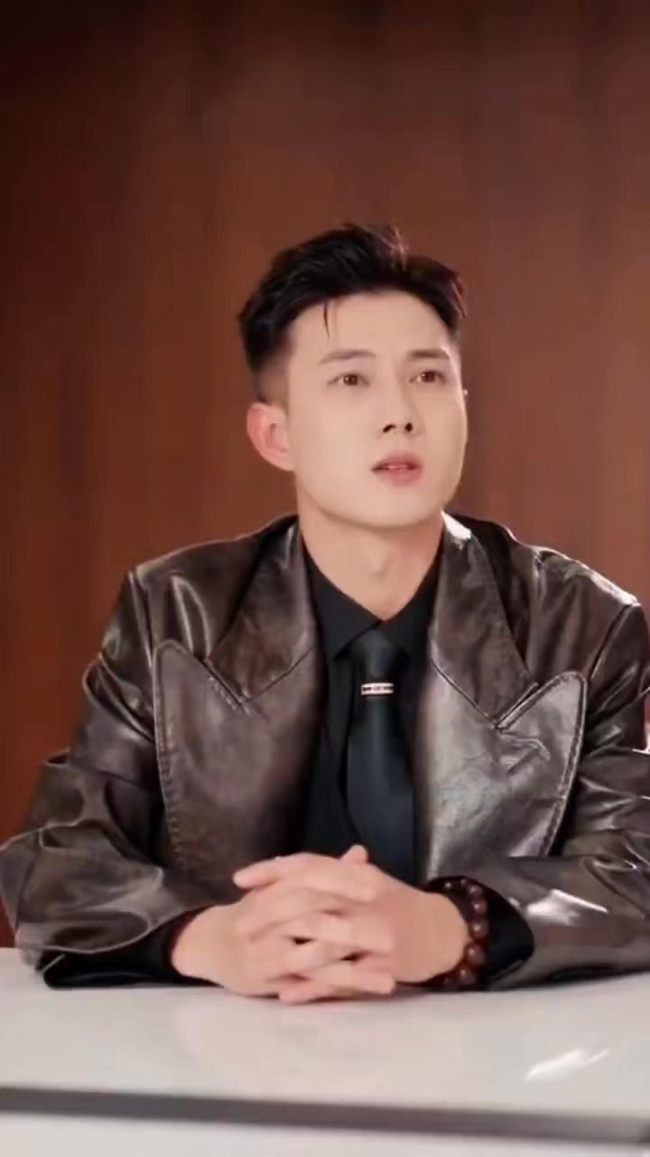 #向全世界安利我的宝藏男孩 #黄文博 #气质男人 | 黄文博 短剧演员 | Facebook